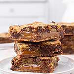 Gooey Keto Caramel Peanut Butter Cookie Bars