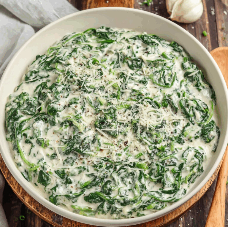15-Minute Keto Creamed Spinach (Thick & Luxurious)